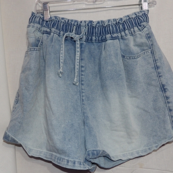 Time and Tru Distressed shorts medium - Picture 8 of 10